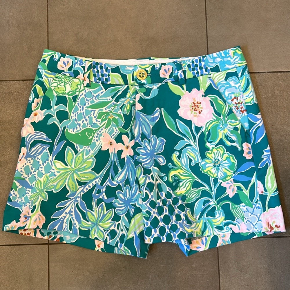 Lilly Pulitzer Callahan Mid Rise Shorts - Picture 4 of 10